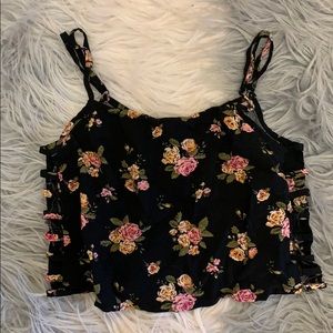 Cropped tank top w cut-out sides